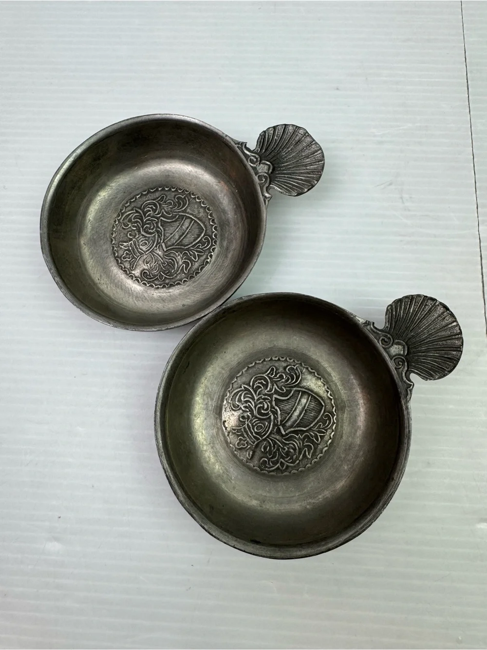VTG Lot Of 2 Tastevin Wine Taster Shell Handle Heraldic Crest Crested  Dish Cup